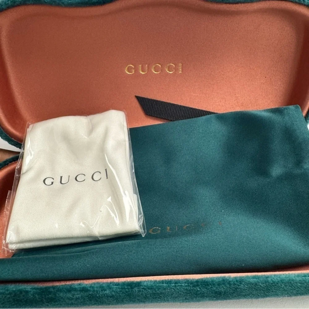 GUCCI Teal Velvet Glasses Case
